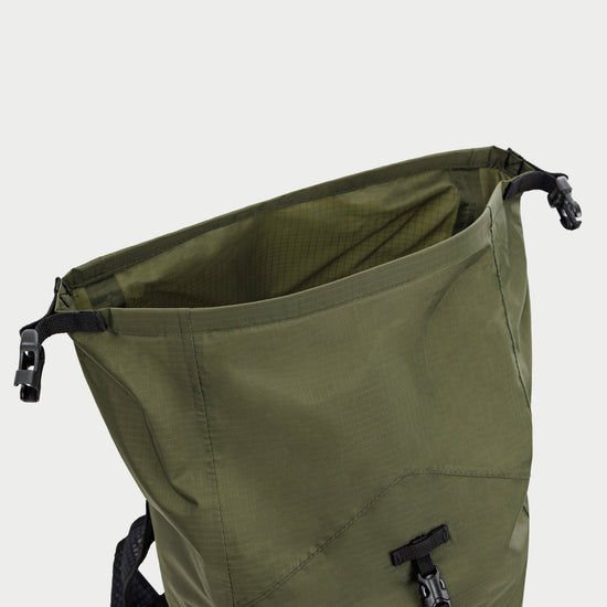 Ultralight Daypack & Hiking Pole Set